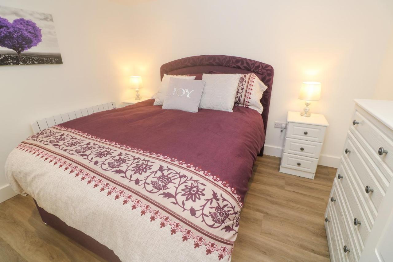 Perran Pearl B Apartment Perranporth Bagian luar foto